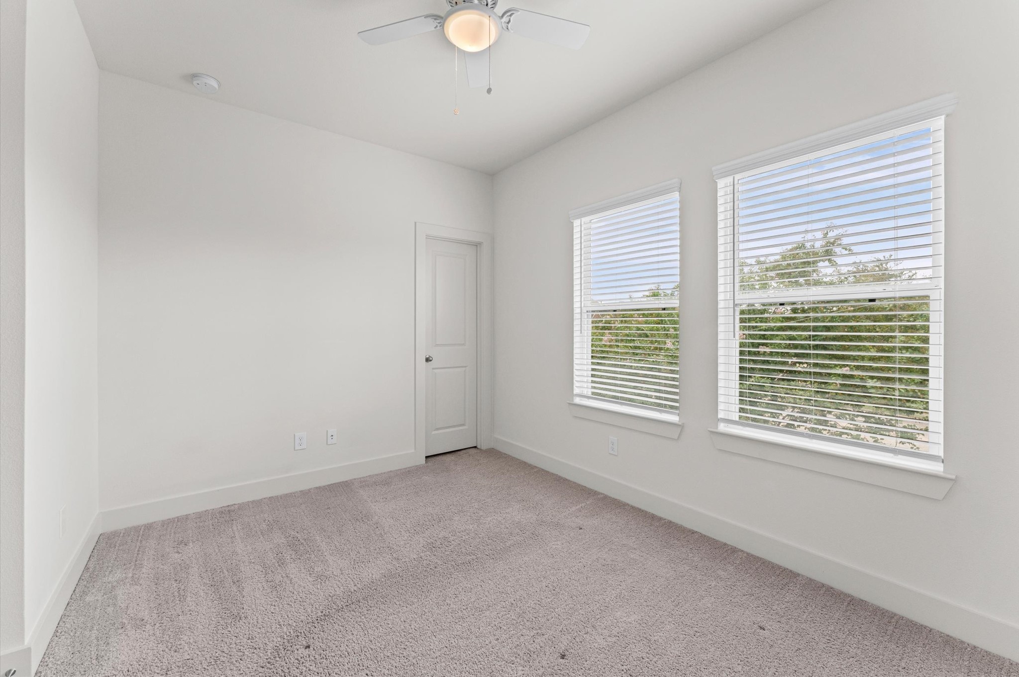 4163 Griggs Road Houston, TX 77021 - Photo 16 of 20 Secondary bedroom located on the second floor.
