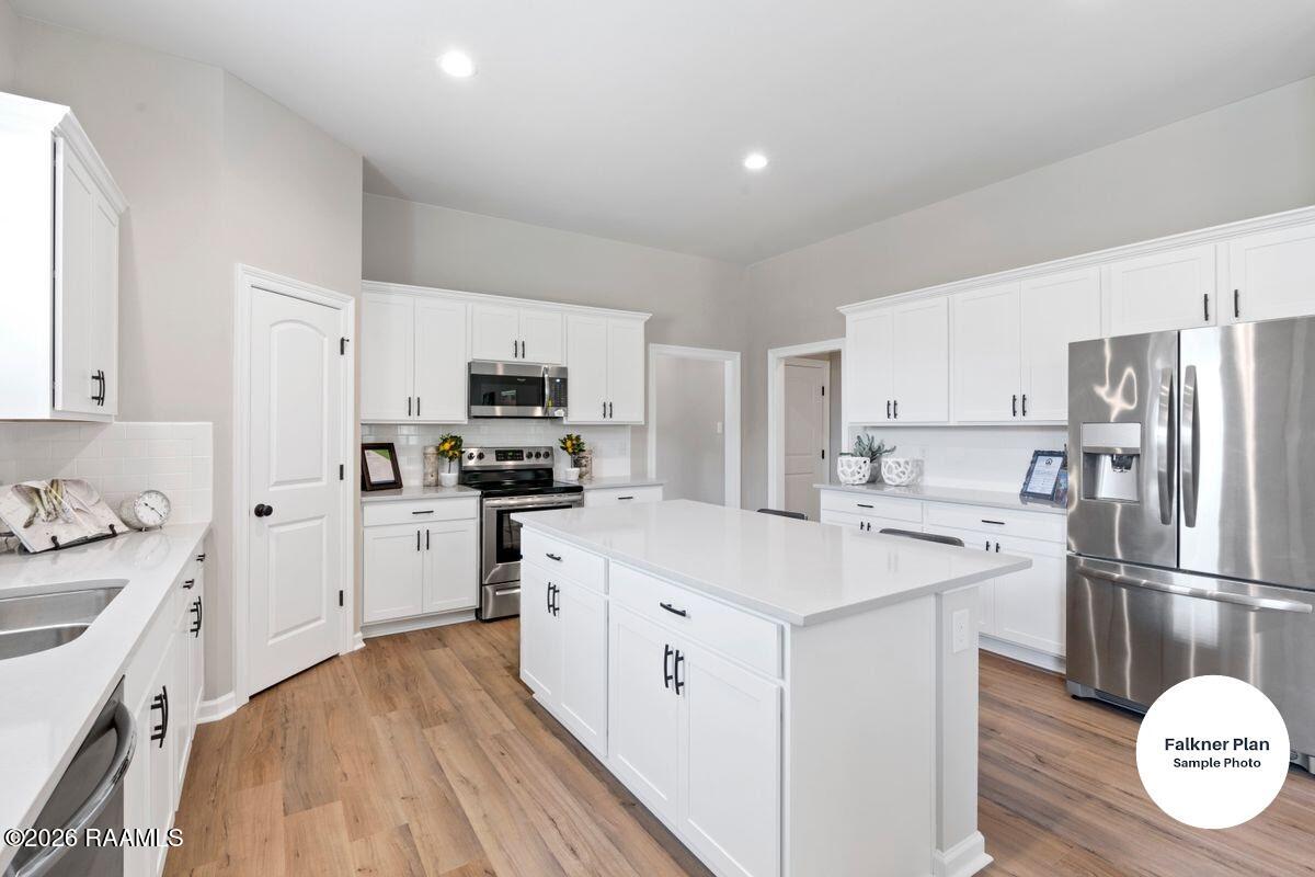 108 Star Broussard, LA 70518 - Photo 2 of 8 KITCHEN