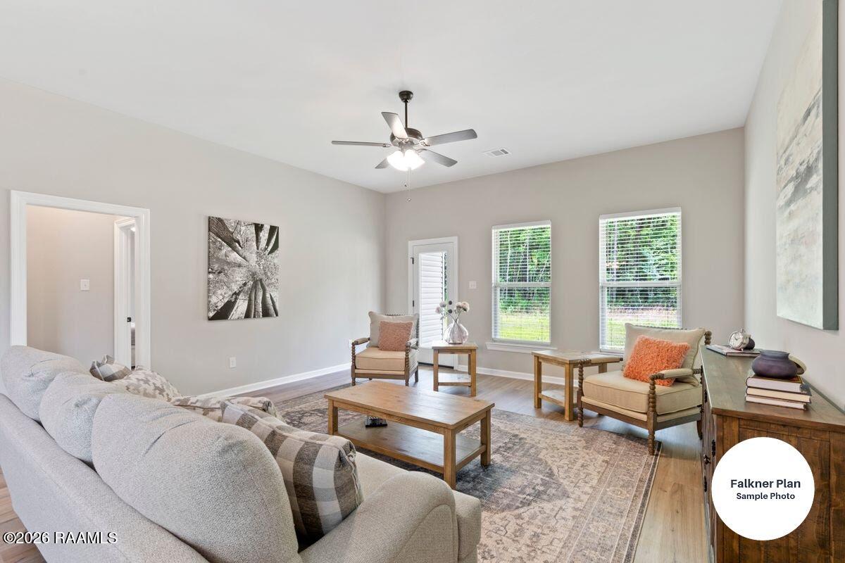 108 Star Broussard, LA 70518 - Photo 4 of 8 LIVING ROOM