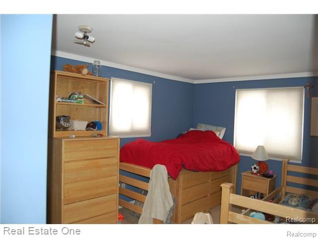 4857 Cullen Road Fenton, MI 48430 - Photo 13 of 19 13.jpg
