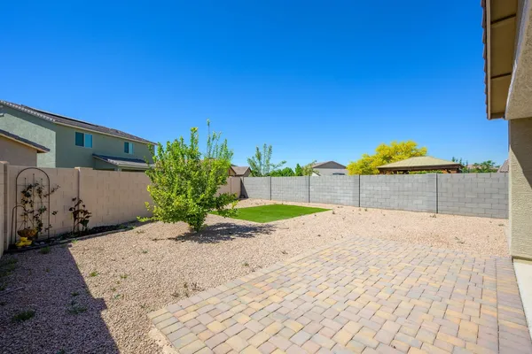 $2,250 | 8536 South 40th Glen, Laveen, AZ 85339