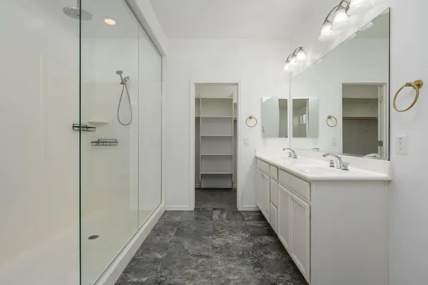 $2,250 | 8536 South 40th Glen, Laveen, AZ 85339