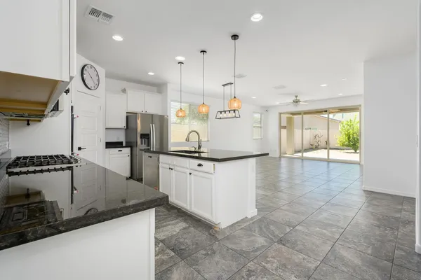 $2,250 | 8536 South 40th Glen, Laveen, AZ 85339