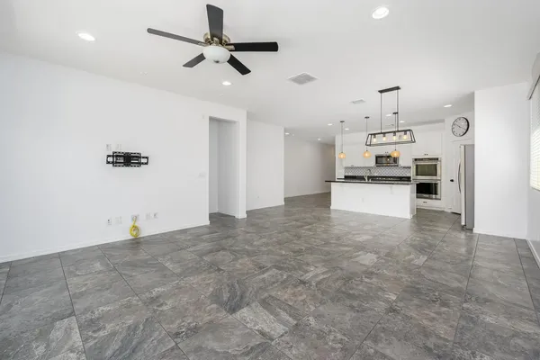 $2,250 | 8536 South 40th Glen, Laveen, AZ 85339