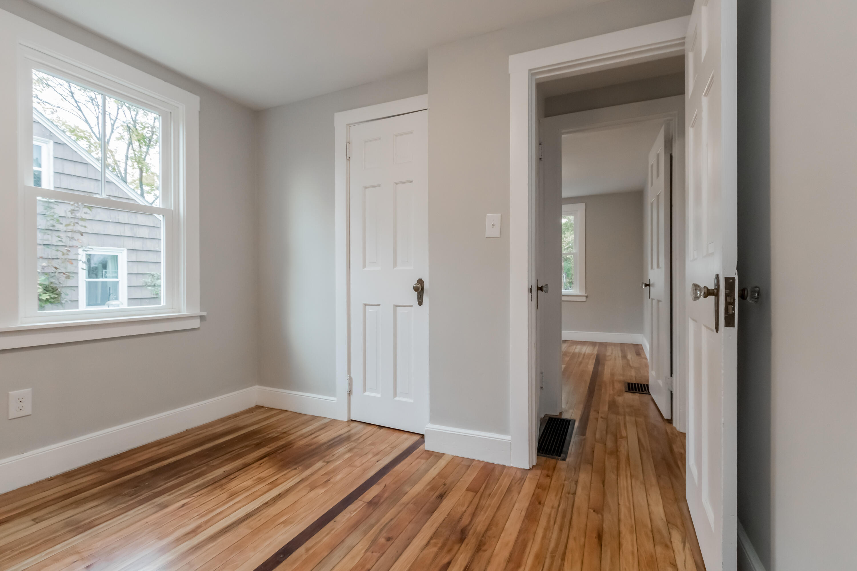 64 Middle Road Falmouth, ME 04105 - Photo 21 of 38 20231104JF-71036