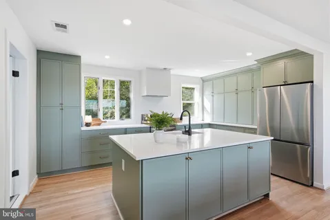 $1,750,000 | 1100 Cataway Place, Bryans Road, MD 20616