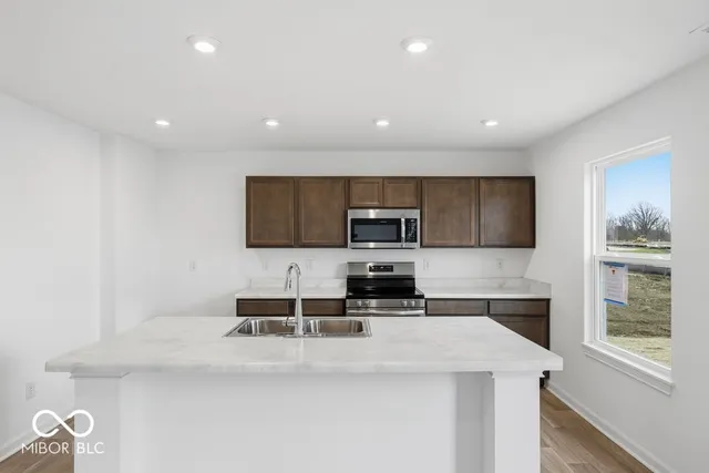 $265,999 | 1935 White Oak Lane, Shelbyville, IN 46176