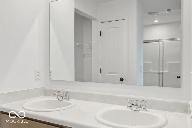 $265,999 | 1935 White Oak Lane, Shelbyville, IN 46176