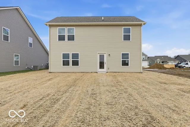 $265,999 | 1935 White Oak Lane, Shelbyville, IN 46176