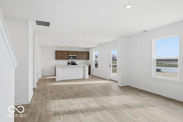 $265,999 | 1935 White Oak Lane, Shelbyville, IN 46176