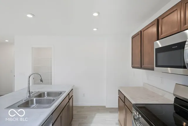 $265,999 | 1935 White Oak Lane, Shelbyville, IN 46176