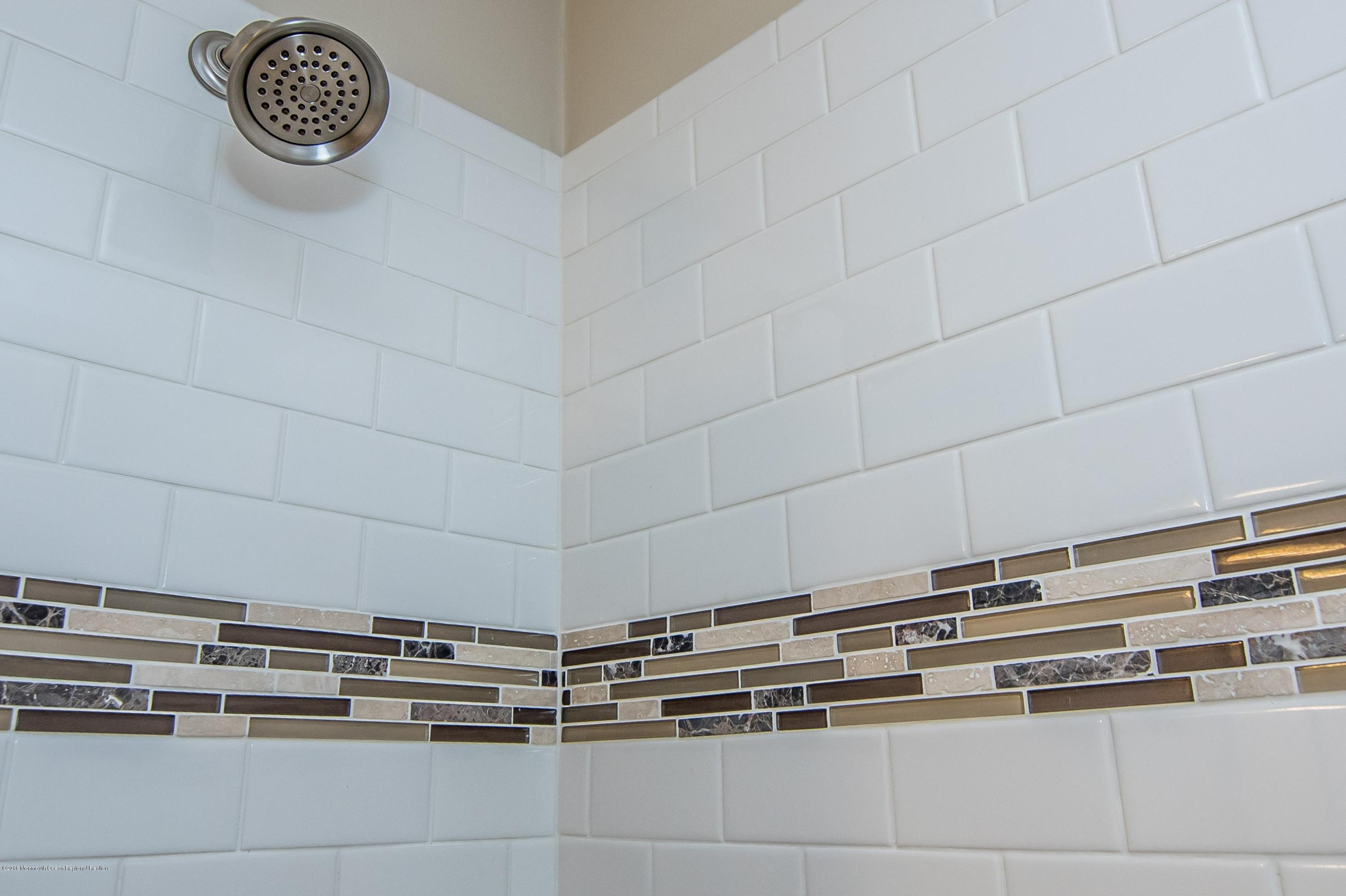 413 Leesville Road Jackson, NJ 08527 - Photo 15 of 24 413 Leesville guest bath tile
