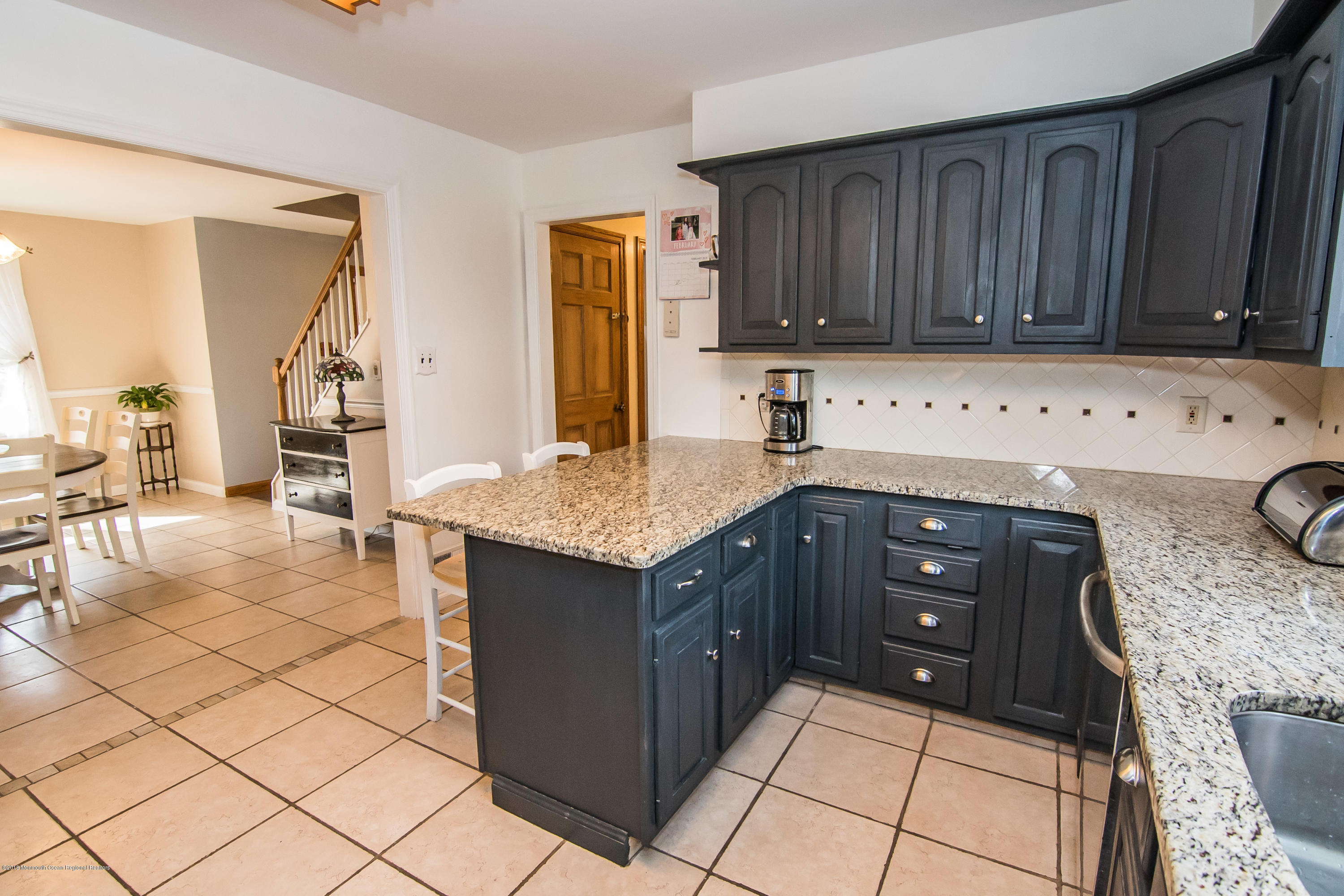 413 Leesville Road Jackson, NJ 08527 - Photo 4 of 24 413 Leesville kitchen with breakfast bar