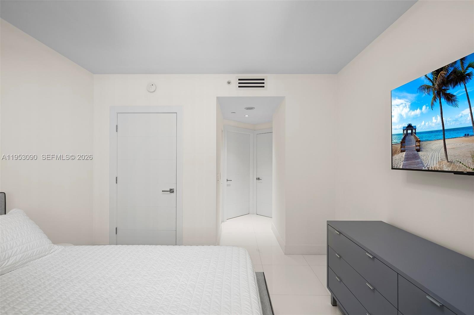 4779 Collins Avenue, Unit 907 Miami Beach, FL 33140 - Photo 21 of 45