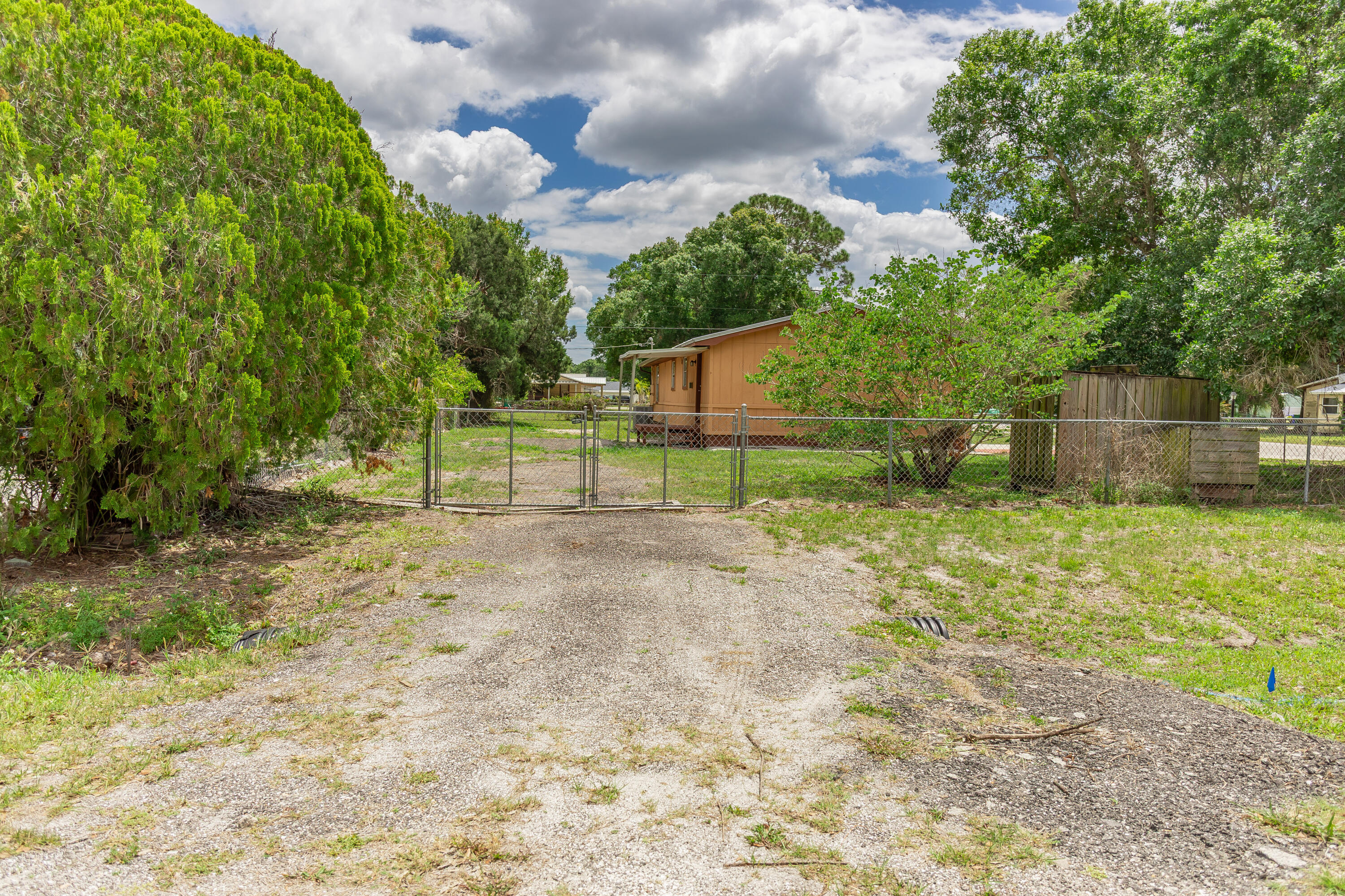 612 Southwest 9th Street Okeechobee, FL 34974 - Photo 20 of 52 612 Property-34