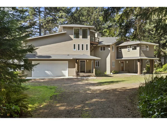 $2,570,000 | 94270 Mound Way, Gold Beach, OR 97444
