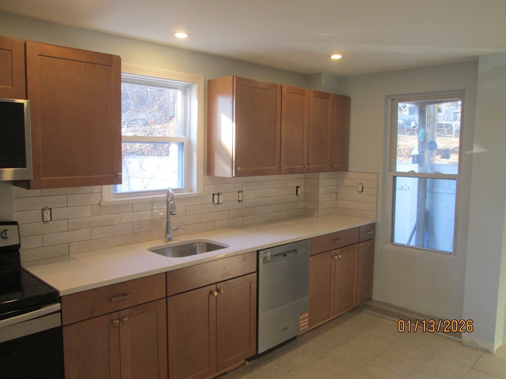 52 Vernon Street, Unit 1 Wakefield, MA 01880 - Photo 3 of 10