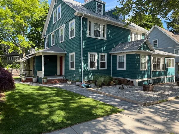 $4,850 | 112 Fuller Street, Unit 1, Brookline, MA 02446