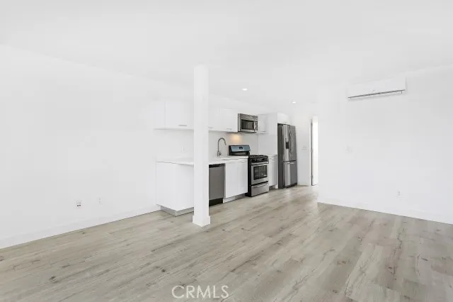 $1,800 | 6745 Laurel Canyon Boulevard, Unit 205, North Hollywood, CA 91606