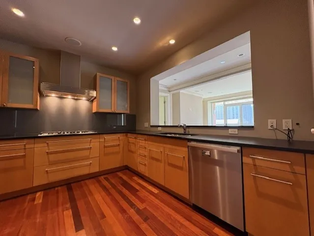 $875,000 | 270 East Pearson Street, Unit 602, Chicago, IL 60611