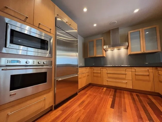 $875,000 | 270 East Pearson Street, Unit 602, Chicago, IL 60611