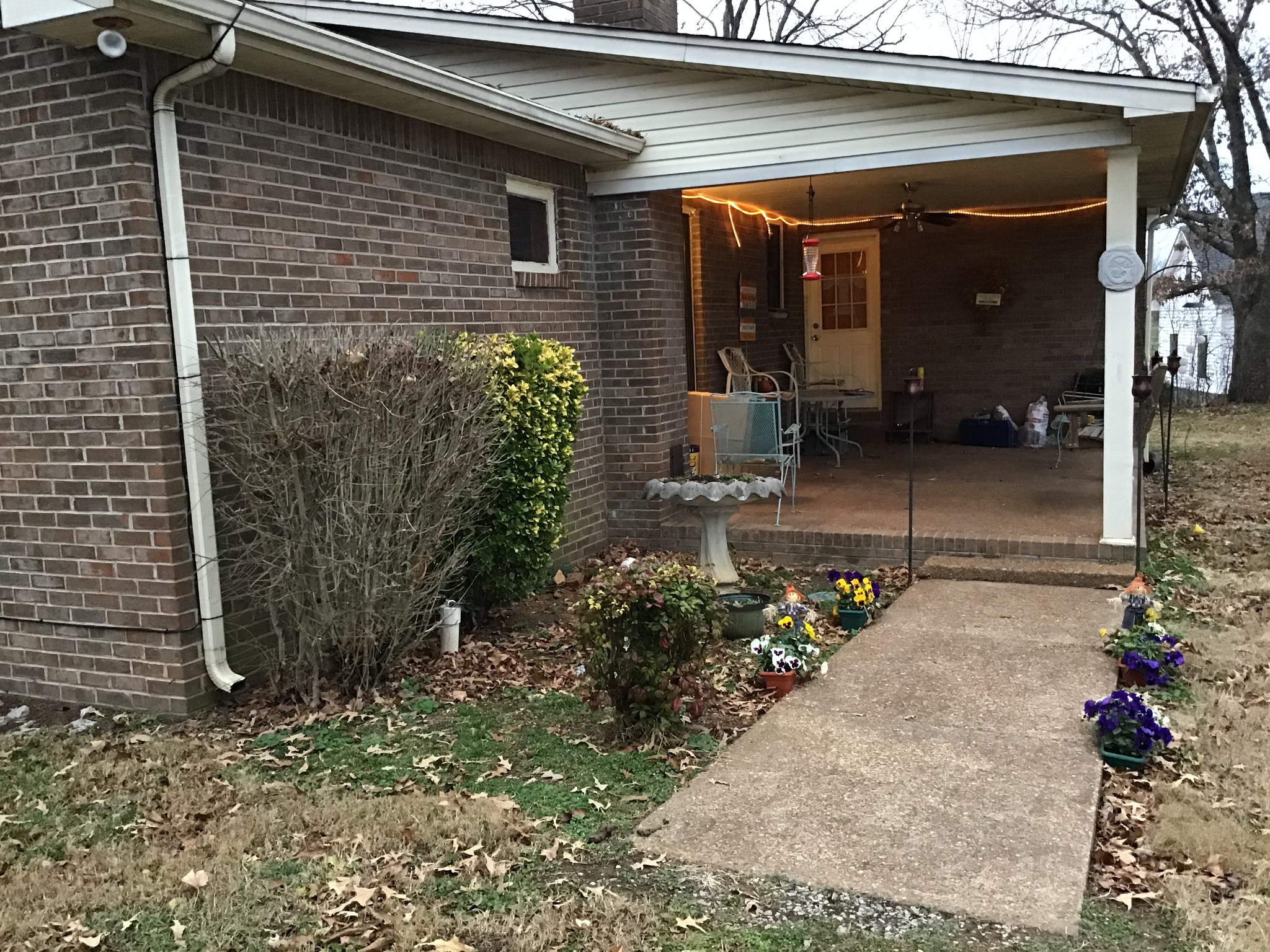 6830 Hester Road Springfield, TN 37172 - Photo 4 of 28 a front view of a house with a yard