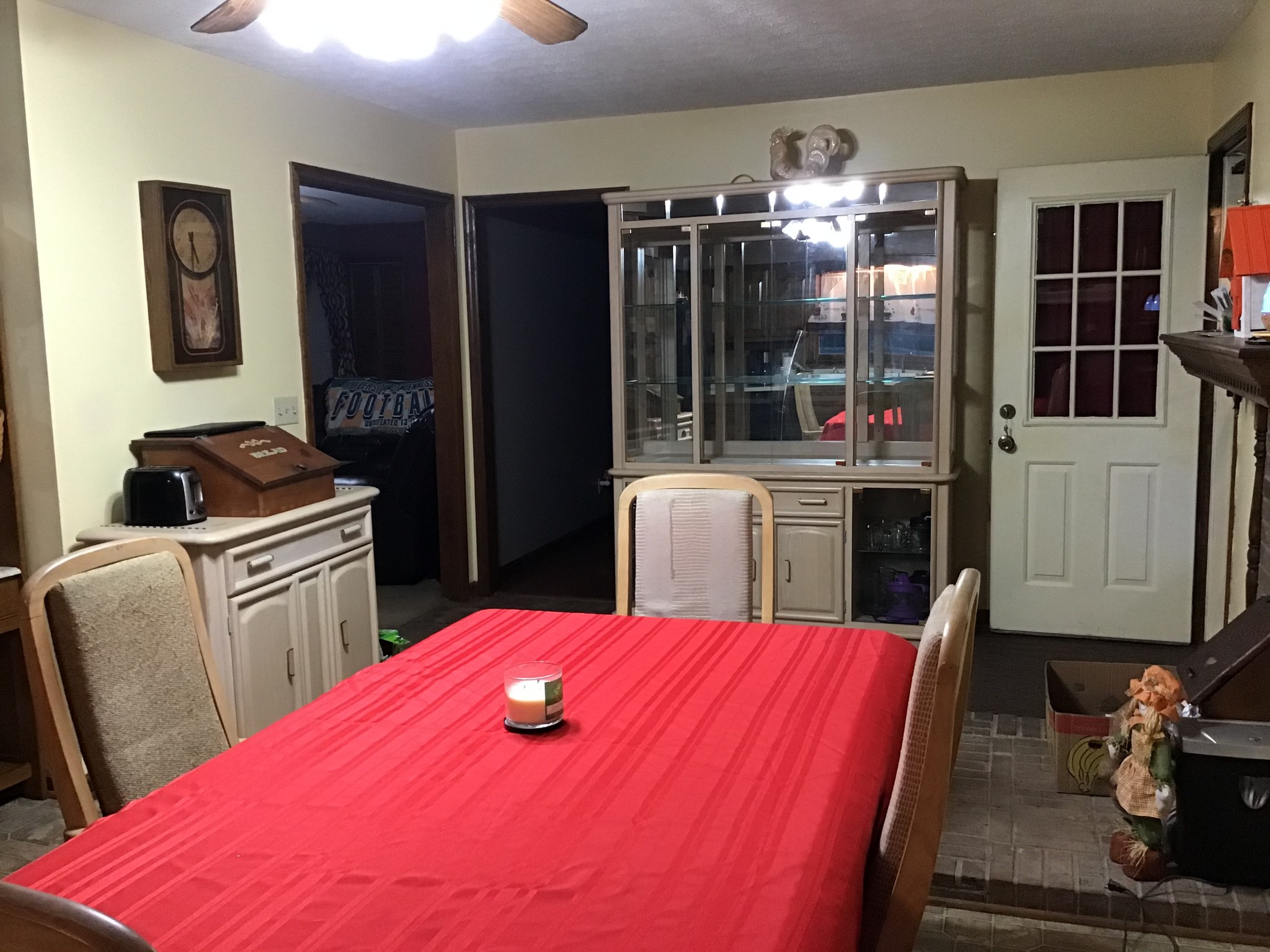 6830 Hester Road Springfield, TN 37172 - Photo 8 of 28 a kitchen that has a lot of cabinets in it