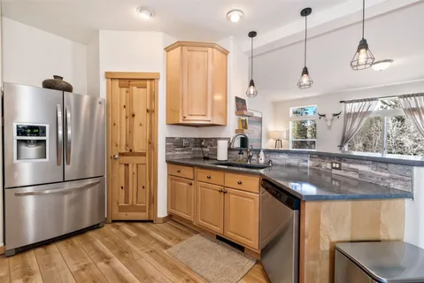 $775,000 | 32404 Ute Trail, Oak Creek, CO 80467