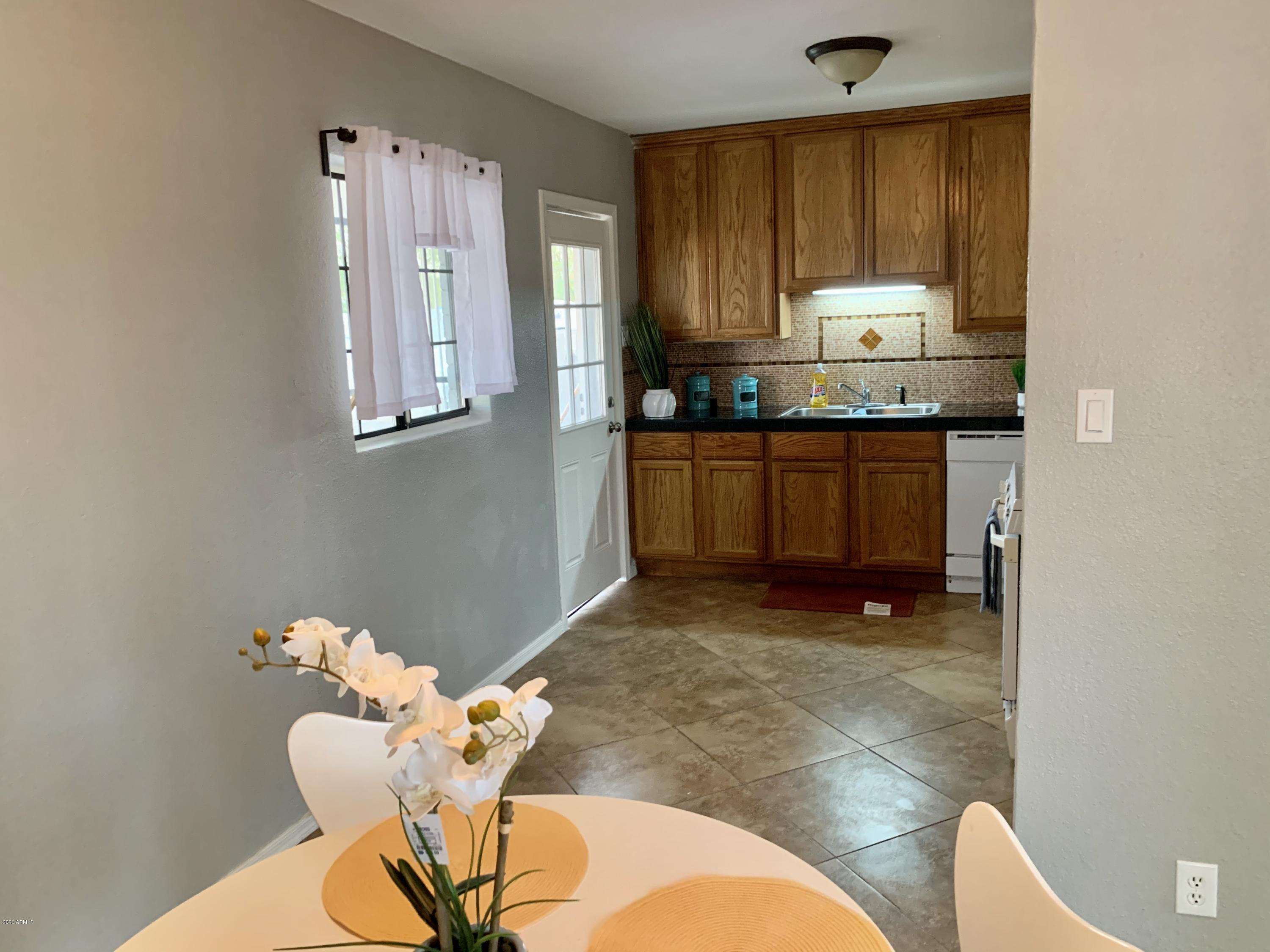 2531 West Osborn Road Phoenix, AZ 85017 - Photo 8 of 11 BB98BB8A-5E38-40AB-9EF1-7C240E79D1CB