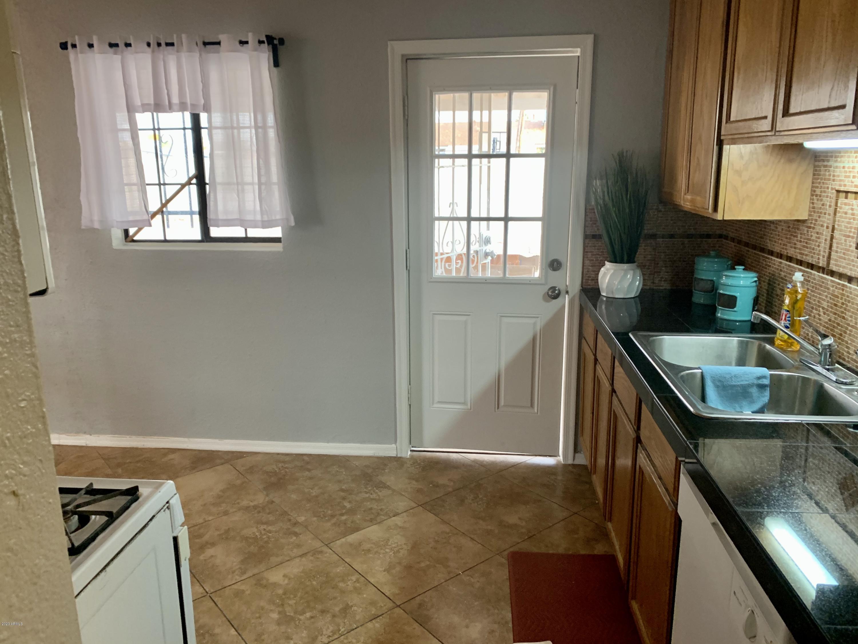 2531 West Osborn Road Phoenix, AZ 85017 - Photo 9 of 11 EFFA51D8-1C25-4312-ADD2-CD261A8A0F8A