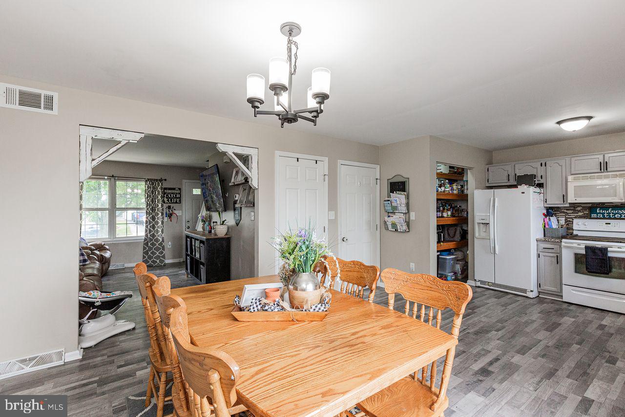 2865 Robin Road York, PA 17404 - Photo 36 of 74 Gallery Image 36