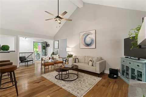 $395,000 | 1920 East Jamestown Drive, Olathe, KS 66062