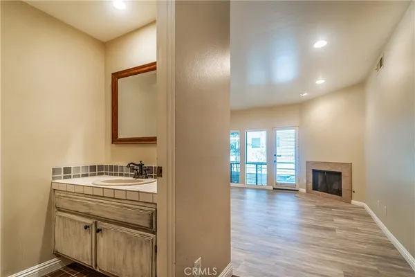 $4,100 | 13236 Valleyheart Drive, Unit 102, Studio City, CA 91604