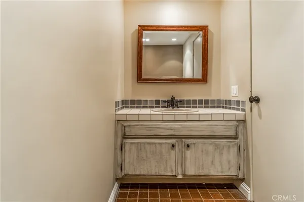 $4,100 | 13236 Valleyheart Drive, Unit 102, Studio City, CA 91604