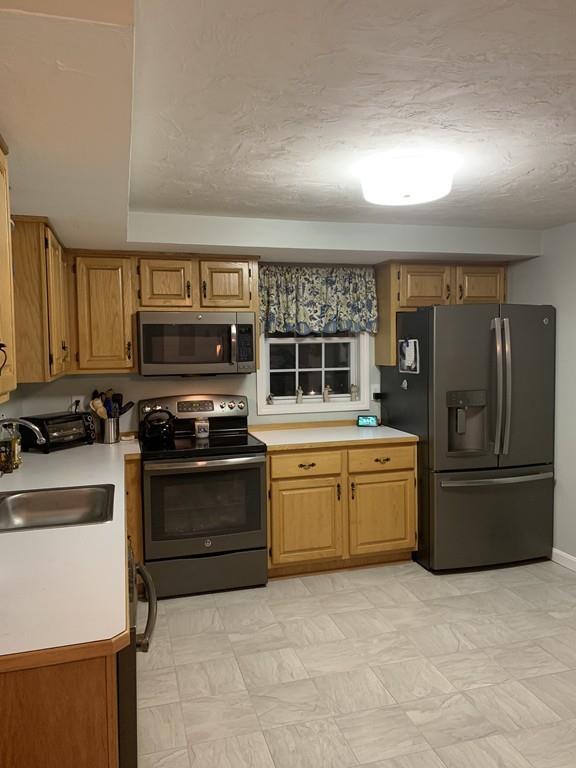 65 Farm Hill Road Leominster, MA 01453 - Photo 4 of 10