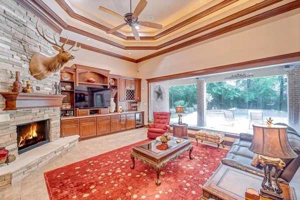 $880,000 | 3 Quinn's Cabin Court, Conroe, TX 77304