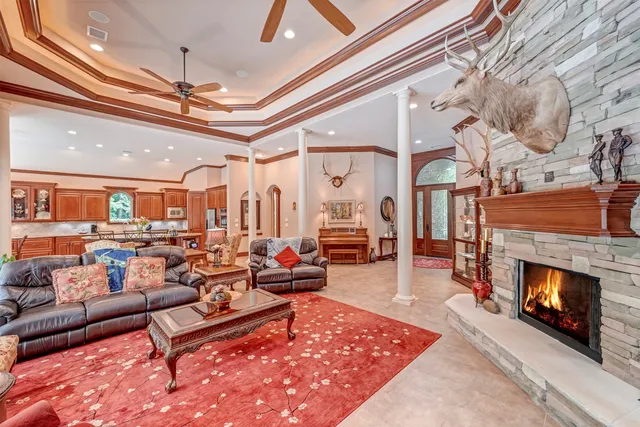 $935,000 | 3 Quinn's Cabin Court, Conroe, TX 77304