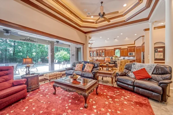 $880,000 | 3 Quinn's Cabin Court, Conroe, TX 77304