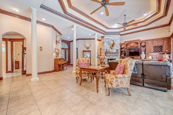 $880,000 | 3 Quinn's Cabin Court, Conroe, TX 77304