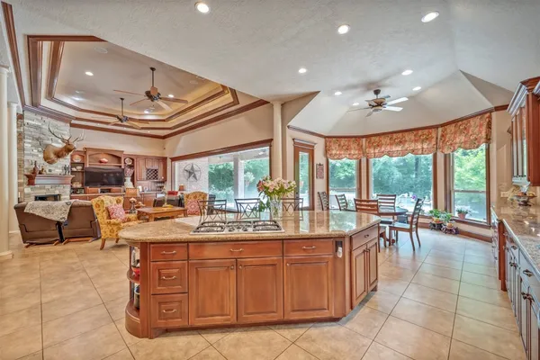$880,000 | 3 Quinn's Cabin Court, Conroe, TX 77304