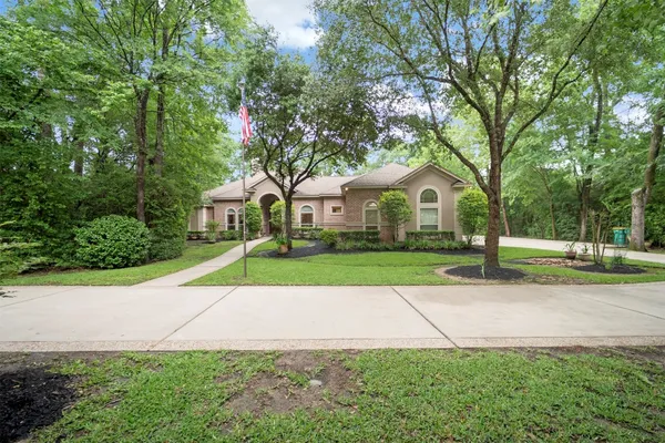 $880,000 | 3 Quinn's Cabin Court, Conroe, TX 77304