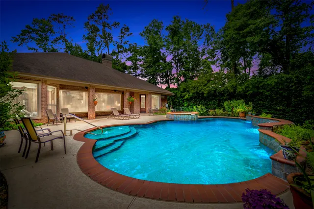 $935,000 | 3 Quinn's Cabin Court, Conroe, TX 77304