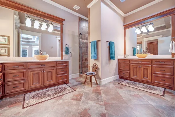 $880,000 | 3 Quinn's Cabin Court, Conroe, TX 77304