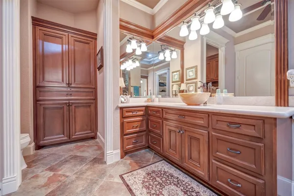 $880,000 | 3 Quinn's Cabin Court, Conroe, TX 77304