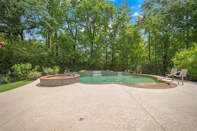 $935,000 | 3 Quinn's Cabin Court, Conroe, TX 77304