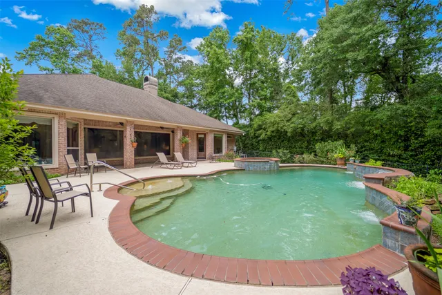 $935,000 | 3 Quinn's Cabin Court, Conroe, TX 77304