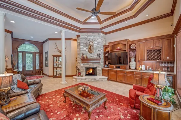 $880,000 | 3 Quinn's Cabin Court, Conroe, TX 77304