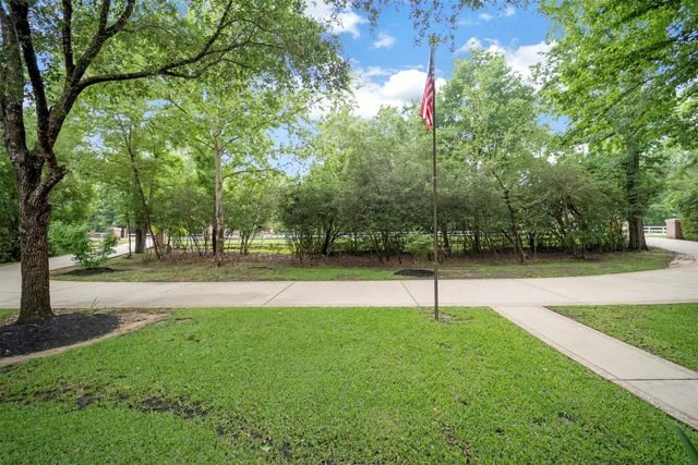 $935,000 | 3 Quinn's Cabin Court, Conroe, TX 77304