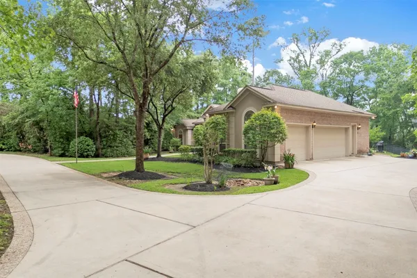 $880,000 | 3 Quinn's Cabin Court, Conroe, TX 77304