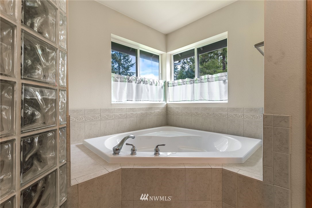 40 East Soderberg Road Allyn, WA 98524 - Photo 22 of 38 Gallery Image 22